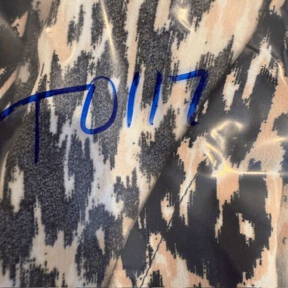 Ann Taylor Abstract Animal Print Ruffle Dress V-Neck Zip Back Long Sleeve Size 4 - Picture 12 of 12